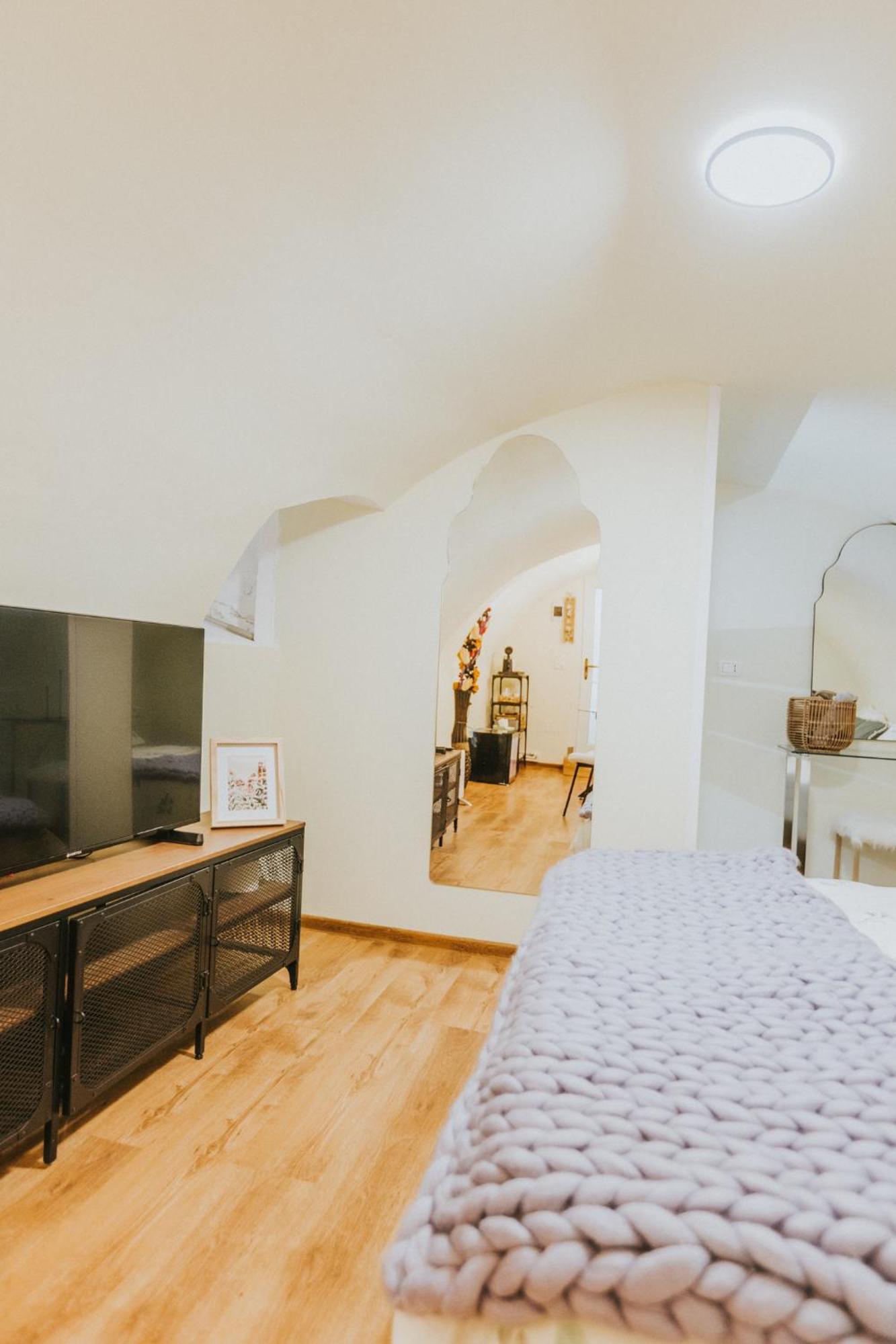Locart -Cozy Downtown Apartment, Near Black Church With Free Wi-Fi Брашов Екстер'єр фото
